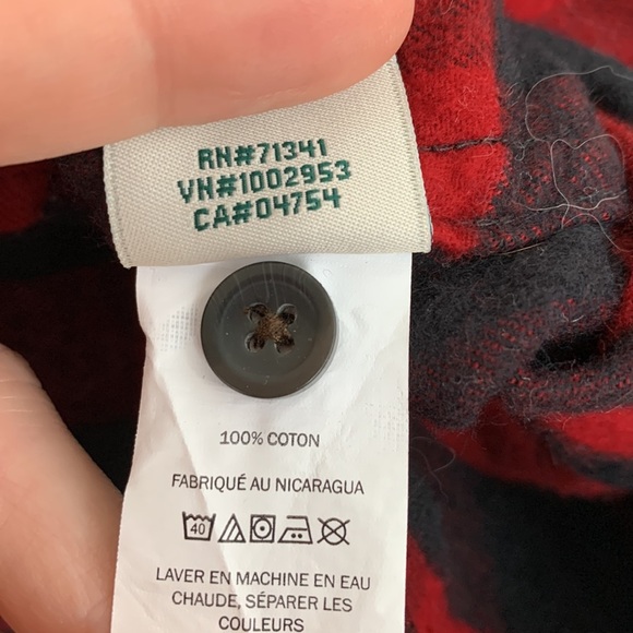 L.L. Bean Flannel Button Down Red Slightly Fitted Blouse size Small Petite - Picture 3 of 5